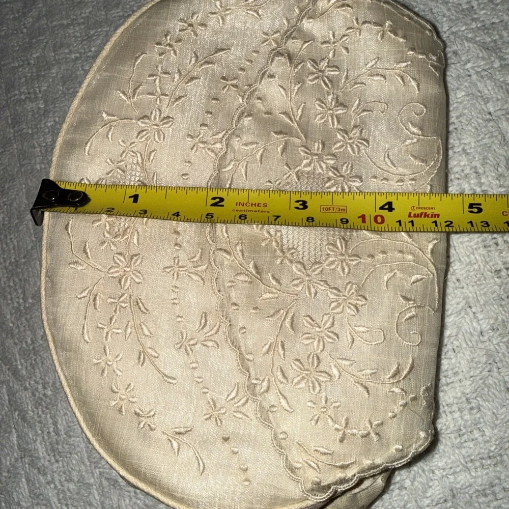Vintage Cream Silk Linen Satin Clutch Purse Embroidered Floral Lace Petite